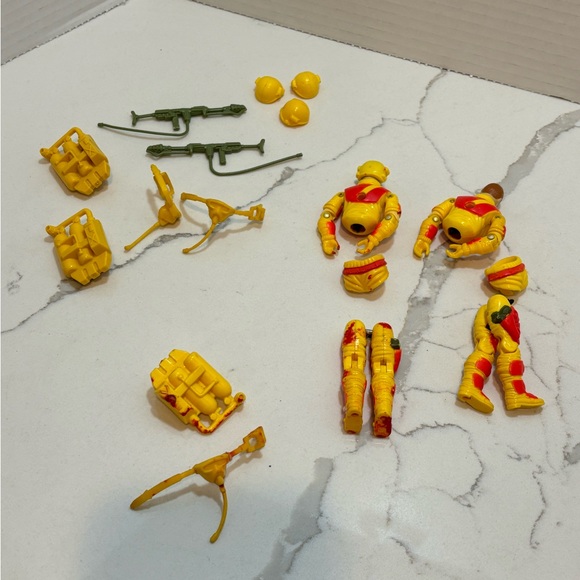 Vintage GI Joe 1984 Blowtorch V1 Complete Set of 2 Figures 11 accessories Hasbro - Picture 2 of 10